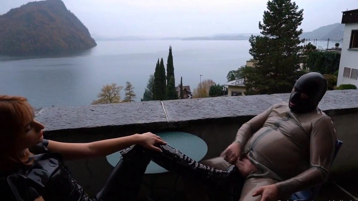 Dolly Dyson Films A Realistic Fan Fuck Toy Experience In