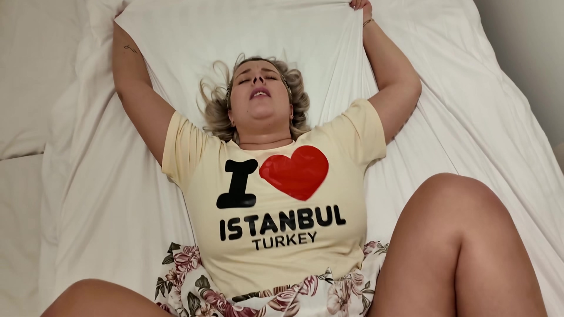 Big Ass Czech Milf Tourist Fucked By Turkish Guy In Istanbul - Dream Nikky